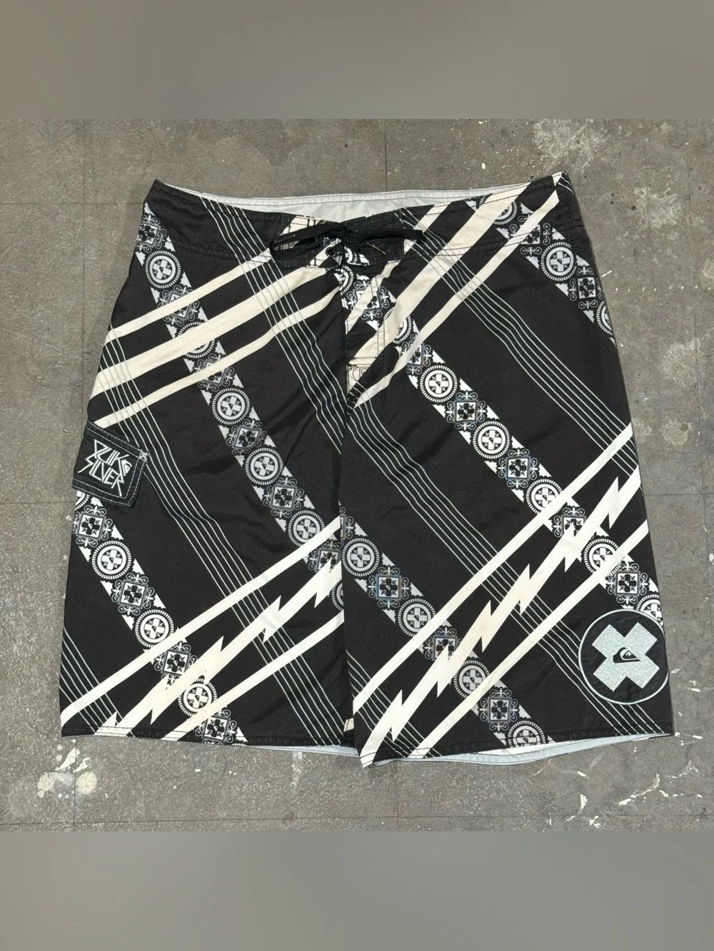 Vintage Quicksilver Board Shorts Men's 33 Graffiti Spellout Y2K Beach X Games